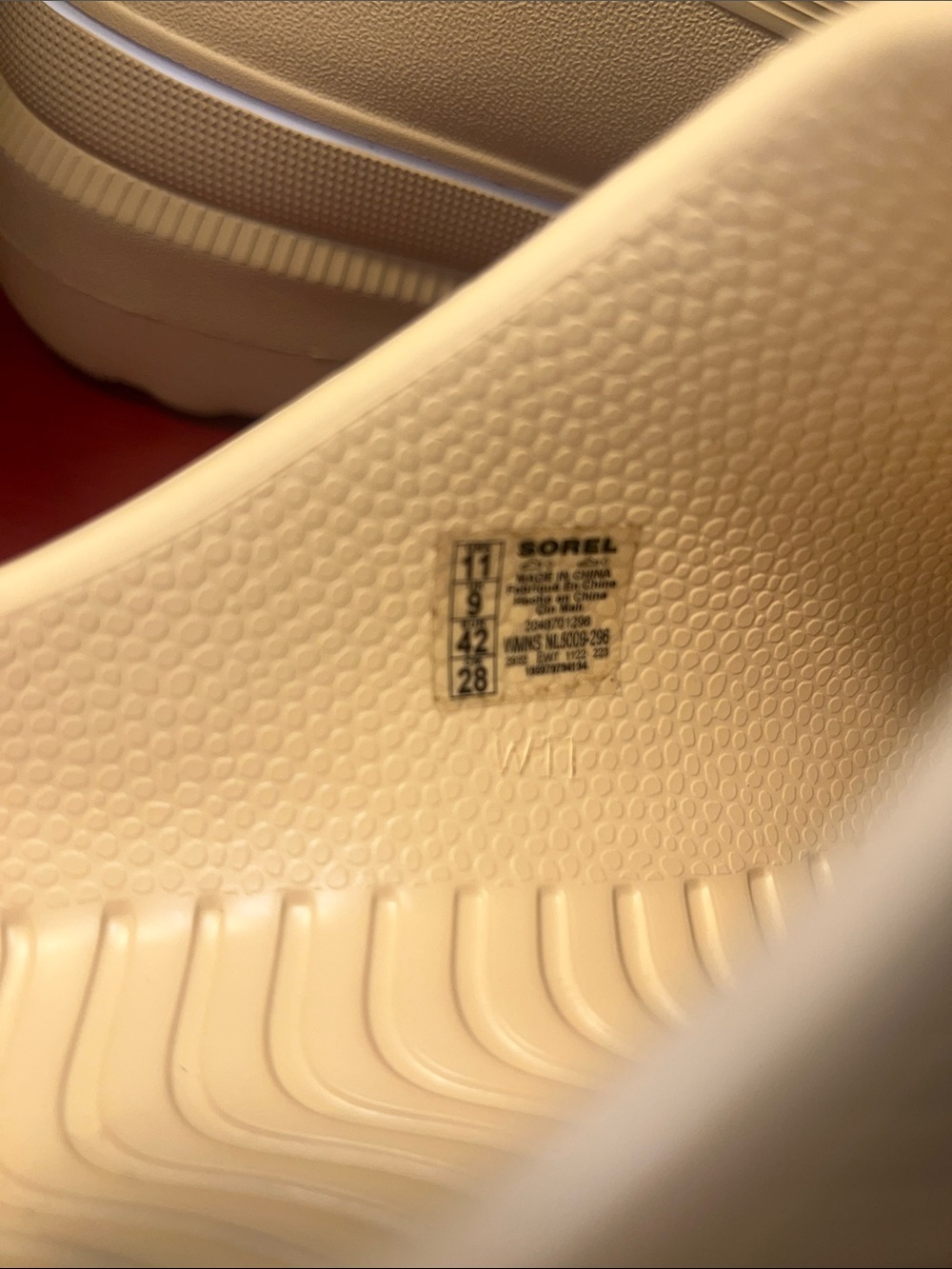 SOREL Caribou Clog in the "Caribou Beige" colorway - Picture 2 of 8